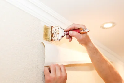 Pose de papier peint à Concots — revêtements muraux et toiles de verre